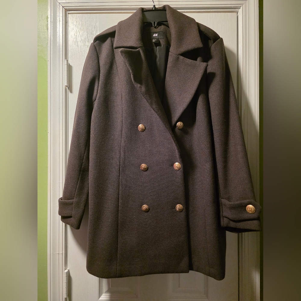 Elegant Double-Breasted Gray Coat